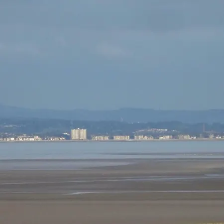 Kents Bank Holiday With Bay View * Grange-over-Sands